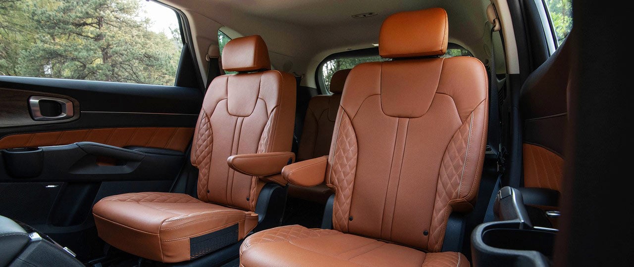Available Captain's Chairs | Brown-Daub Kia in Easton PA